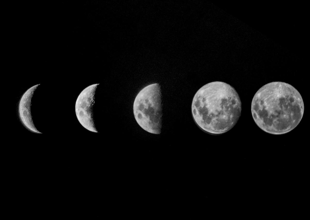 Sequence of moon phases from new moon to full moon