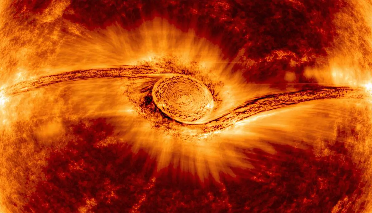 The sun's corona with visible magnetic field loops and structures